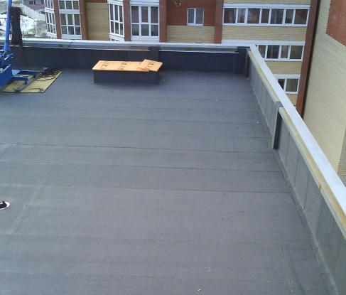 Демонтаж наплавляемой кровли в Твери